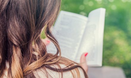 Ο Θεος δεν ειναι κουφος, ουτε ειναι μακρια απο σενα.