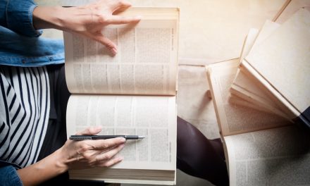 Για να κανει εξιλεωση υπερ των αμαρτιων